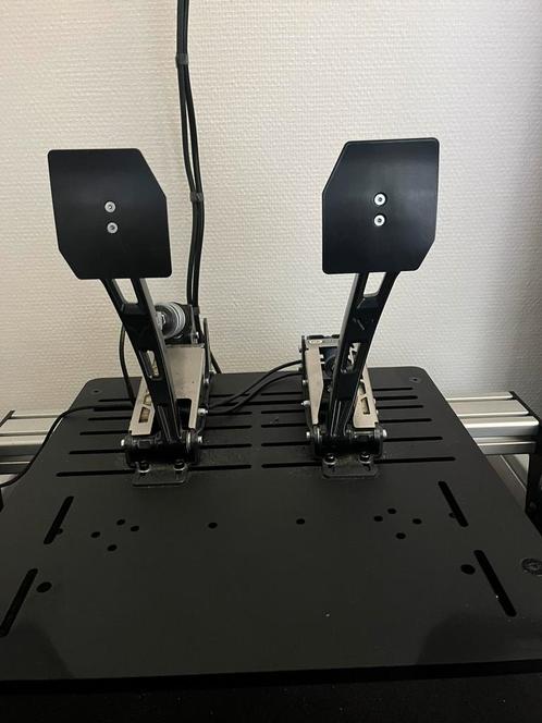 VENYM ATRAX 2 Pedals Black officieel fia, Games en Spelcomputers, Games | Pc, Ophalen of Verzenden