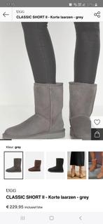 Bottes Ugg W Classic Short II pointure 40 Valeur 230€, Enlèvement ou Envoi, Neuf