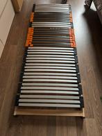 Bed frame met bijpassende lattenbodem en hovag matras, Ophalen, Zo goed als nieuw