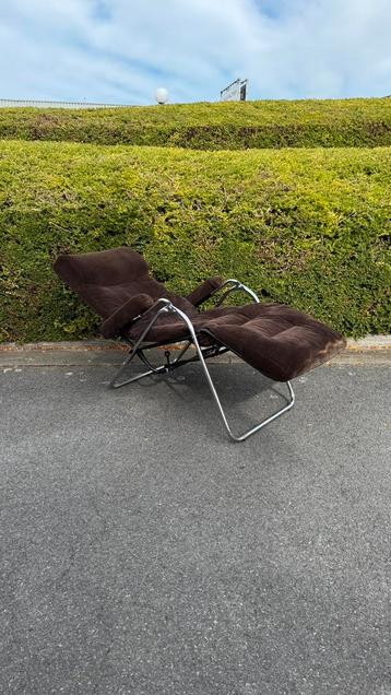 Ligzetel beschikbaar voor biedingen