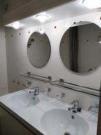 2 miroirs ronds vintage, 2 tablettes.. 25 euros, Maison & Meubles, Salle de bain | Meubles de Salle de bain, Comme neuf, Enlèvement