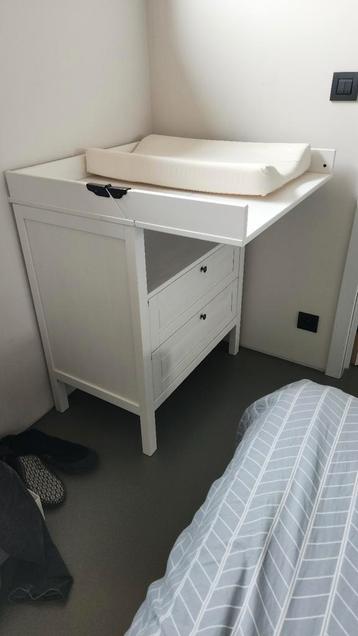 
IKEA commode met verschoonkussen beschikbaar voor biedingen