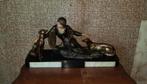 Art Deco Bronzen beeld "Vrouw met de windhonden " op marmer, Antiek en Kunst, Ophalen of Verzenden