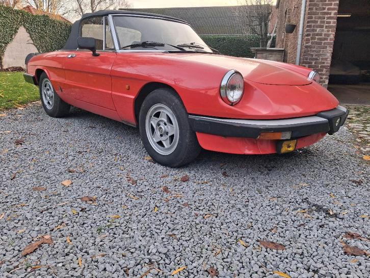Alfa Romeo Spider 2.0, Auto's, Oldtimers, Particulier, Alfa Romeo, Benzine, Cabriolet, 2 deurs, Handgeschakeld, Rood, Zwart, Achterwielaandrijving