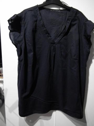 Marineblauwe blouse voor dames. Maat 50/52. (C&A)