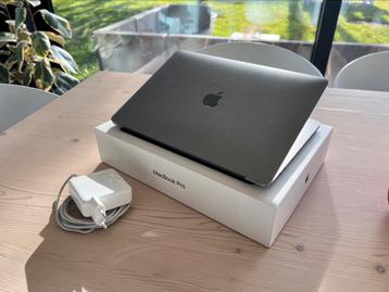 M1 Macbook Pro 13 inch - zeer goede staat beschikbaar voor biedingen