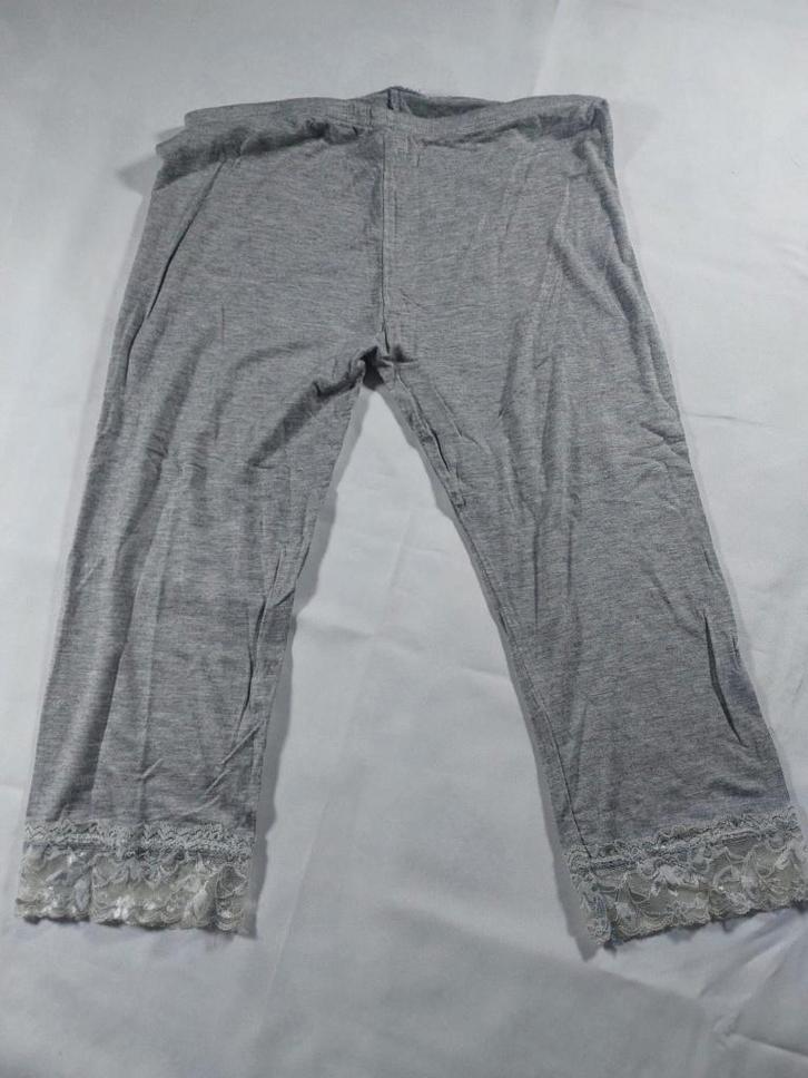 Legging capri gris à dentelle sans marque, Kleding | Dames, Leggings, Maillots en Panty's, Zo goed als nieuw, Legging, Maat 36/38 (S)