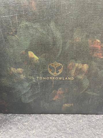 Doosje met in houdt van Tomorrowland 2024 beschikbaar voor biedingen