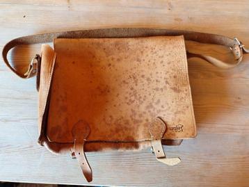 vintage lederen tas beschikbaar voor biedingen