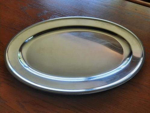 Grote zware zilverkleurige plateaus, Huis en Inrichting, Keuken | Servies, Gebruikt, Schaal of Schalen, Overige materialen, Ophalen