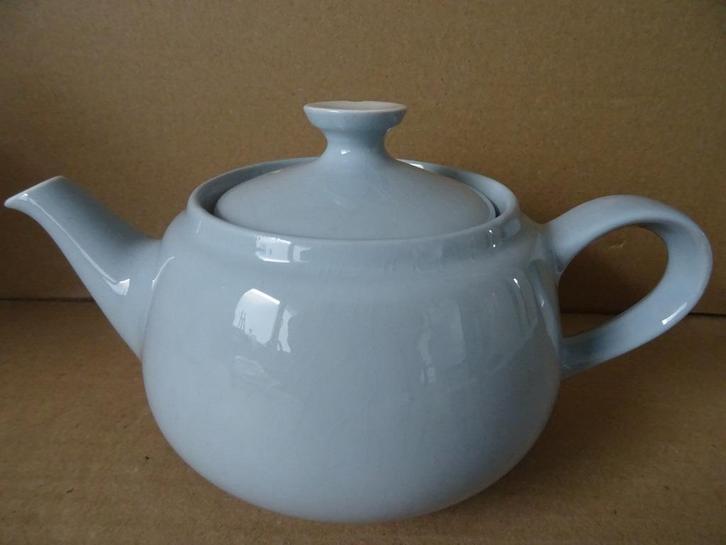 Antieke pastel blauwe theepot pastel blauw kleine theepot, Antiek en Kunst, Antiek | Servies los, Ophalen of Verzenden