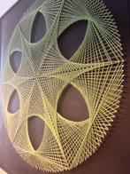 Handgemaakte geometrische string art – uniek kunstwerk, Maison & Meubles, Enlèvement ou Envoi, Comme neuf