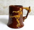 Joueur de football sur une tasse vintage, Enlèvement ou Envoi