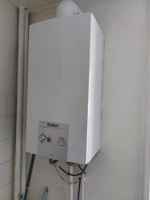 Chauffe-eau au gaz Vaillant Turbo Mag 14-2/0, Doe-het-zelf en Bouw, Chauffageketels en Boilers, Gebruikt, Geiser, Aardgas, Minder dan 3 jaar oud