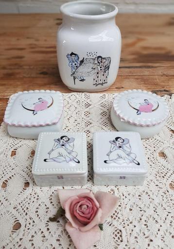 Diverse vintage Pierrot items, 2 deksel doosjes + cafe pot beschikbaar voor biedingen