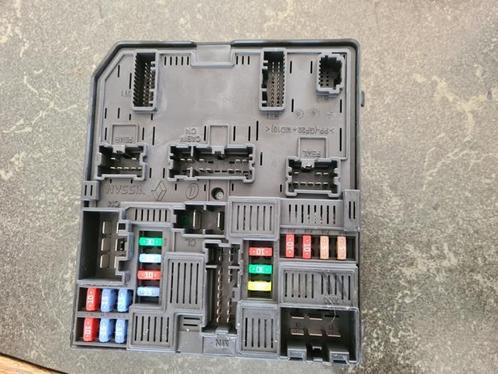 Zekeringkast van een Renault Kadjar, Auto-onderdelen, Elektronica en Kabels, Renault, Gebruikt, 3 maanden garantie