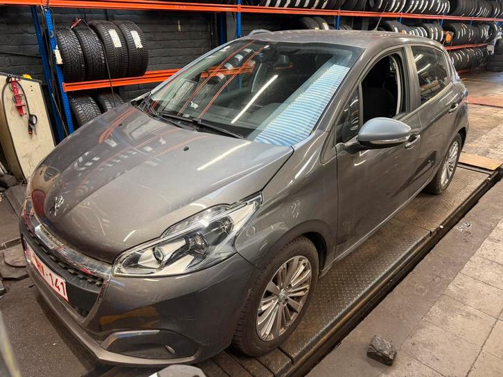 Peugeot 208, Auto's, Peugeot, Particulier, ABS, Adaptive Cruise Control, Airbags, Airconditioning, Bluetooth, Boordcomputer, Centrale vergrendeling
