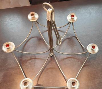 Mooie metalen kandelaar  beschikbaar voor biedingen