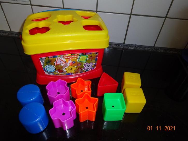 fisher price, vormendoos met vele blokjes..., Kinderen en Baby's, Speelgoed | Fisher-Price, Gebruikt, Ophalen of Verzenden