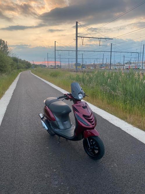 Zip 2t A-klasse, Fietsen en Brommers, Scooters | Piaggio, Zo goed als nieuw, Zip, Klasse A (25 km/u), Benzine, Ophalen