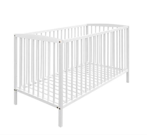 Wit babybedje + matras merk Amal, Kinderen en Baby's, Babywiegjes en Ledikanten, Zo goed als nieuw, Ophalen