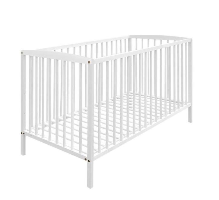 Wit babybedje + matras merk Amal, Kinderen en Baby's, Babywiegjes en Ledikanten, Zo goed als nieuw, Ophalen