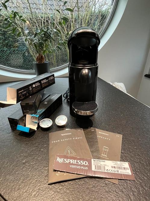 Superbe machine à café Nespresso Vertuo plus avec capsules, Elektronische apparatuur, Koffiezetapparaten, Zo goed als nieuw, Ophalen