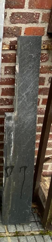 Seuil de cheminée en pierre noir schiste beschikbaar voor biedingen