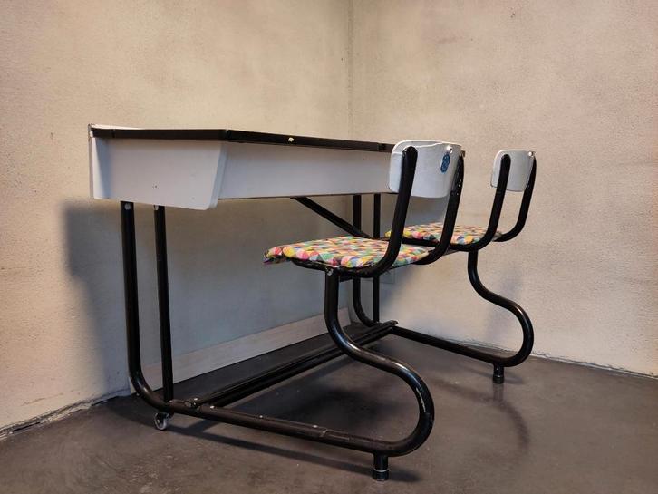 Vintage schoolbank, Huis en Inrichting, Bureaus, Gebruikt, Bureau, Met wielen, Ophalen