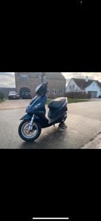 Piaggio fly frame met 2 motoren, Fietsen en Brommers, Ophalen, Gebruikt, Klasse A (25 km/u), 49 cc