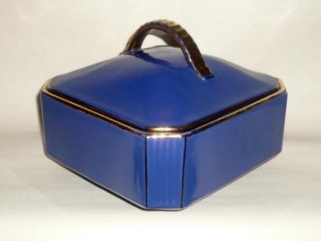 BOCH FRÈRES LA LOUVIÈRE BONBONNIÈRE CHEVALIER CA 1955 beschikbaar voor biedingen