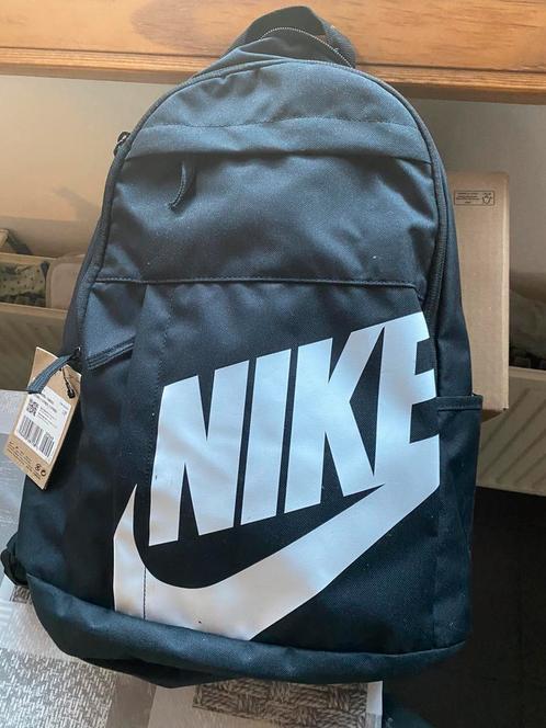 Nike rugzak – zo goed als nieuw, Handtassen en Accessoires, Tassen | Rugtassen, Ophalen