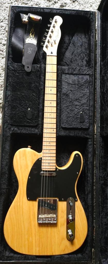 Fender telecaster lite ash, Muziek en Instrumenten, Snaarinstrumenten | Gitaren | Elektrisch, Zo goed als nieuw, Fender, Ophalen