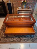 Salontafel Kerselaar, Enlèvement