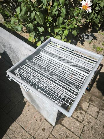 PANIER A COUVERTS  POUR LAVE VAISSELLE BOSCH OU SIEMENS  beschikbaar voor biedingen