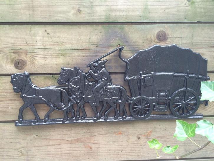 Wanddecoratie, gietijzeren haardplaat Boerenpaard met wagen,, Tuin en Terras, Tuinwanddecoratie, Ophalen of Verzenden