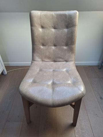 GRATIS - 6 stoelen - lichte beschadiging beschikbaar voor biedingen