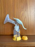 Medela Manual Breast Pump / Tire lait manuel, Enfants & Bébés, Enlèvement ou Envoi, Comme neuf, Tire-lait