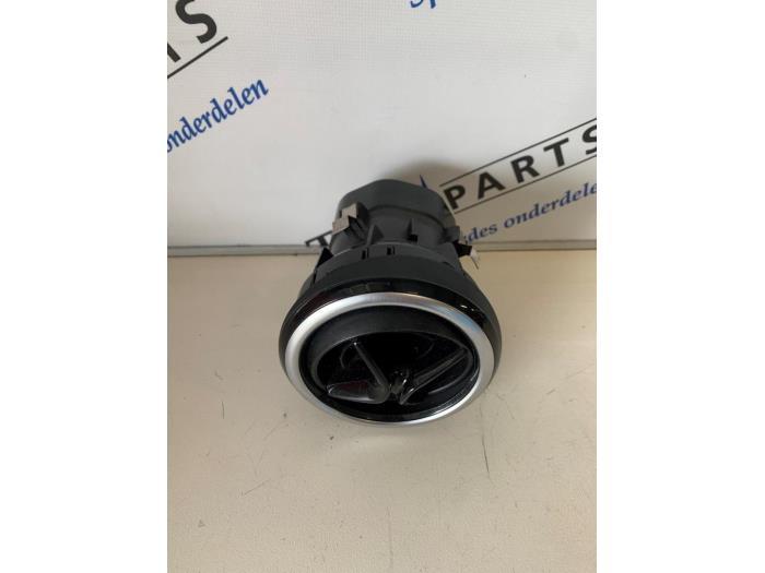 Grille aération tableau de bord d'un Mercedes B-Klasse, Autos : Pièces & Accessoires, Tableau de bord & Interrupteurs, Mercedes-Benz