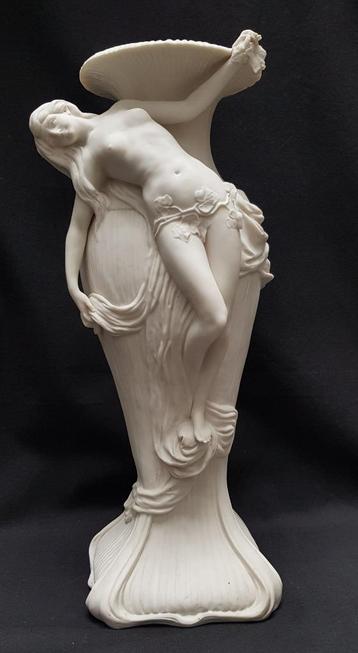 Art Nouveau (Biscuit) Vaas Met Vrouwenfiguur - Austria. beschikbaar voor biedingen