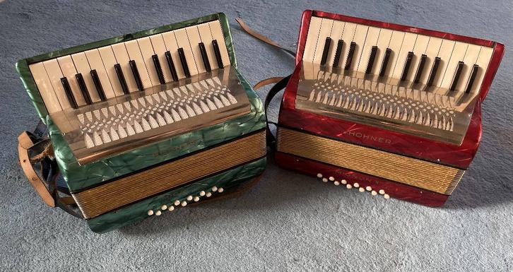 Hohner Mignon II (Vintage '50-'60), Muziek en Instrumenten, Accordeons, Gebruikt, Toetsaccordeon, Overige formaten, Hohner, Met koffer
