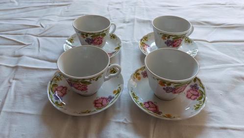 Set van vier vintage kopjes en schoteltjes met bloemen, Antiek en Kunst, Curiosa en Brocante, Ophalen of Verzenden