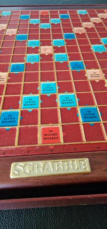 SCRABBLE DELUX beschikbaar voor biedingen