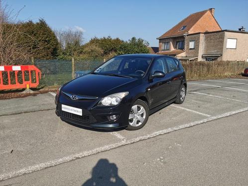 Hyundai i30 /1.6 Crdi 90 pk // EURO 5 // 147 DKms //TOP DEAL, Auto's, Hyundai, Particulier, i30, ABS, Airbags, Airconditioning
