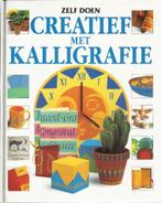 CREATIEF MET KALLIGRAFIE - FIONA WATT, Hobby en Vrije tijd, Tekenen, Ophalen of Verzenden, Zo goed als nieuw, Boek of Gids