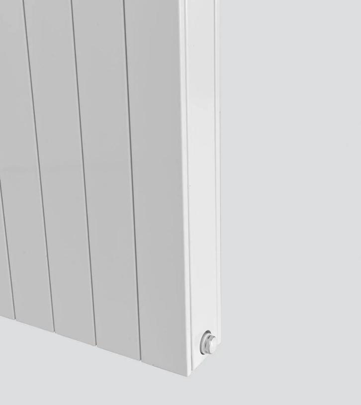 Verticale radiator Narbonne V21 (220cm hoog; 28,6cm breed), Doe-het-zelf en Bouw, Verwarming en Radiatoren, Gebruikt, Radiator