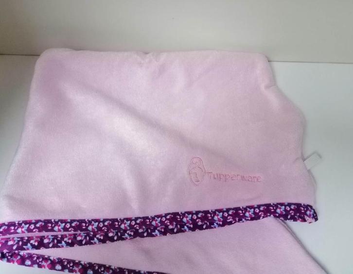Tupperware™ « Microvezel - Haarhanddoek » roze, Handtassen en Accessoires, Uiterlijk | Haarverzorging, Nieuw, Haardroger, Verzenden