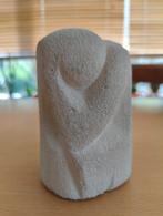Beeldje kalksteen Kunstenaar 'Stey' (Firmin Steyaert 1933), Antiek en Kunst, Ophalen of Verzenden