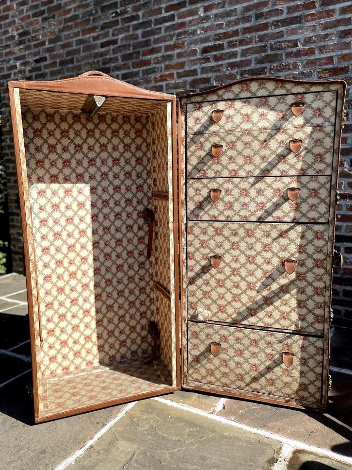 Reiskoffer, Antiek en Kunst, Antiek | Kleding en Textiel, Ophalen of Verzenden