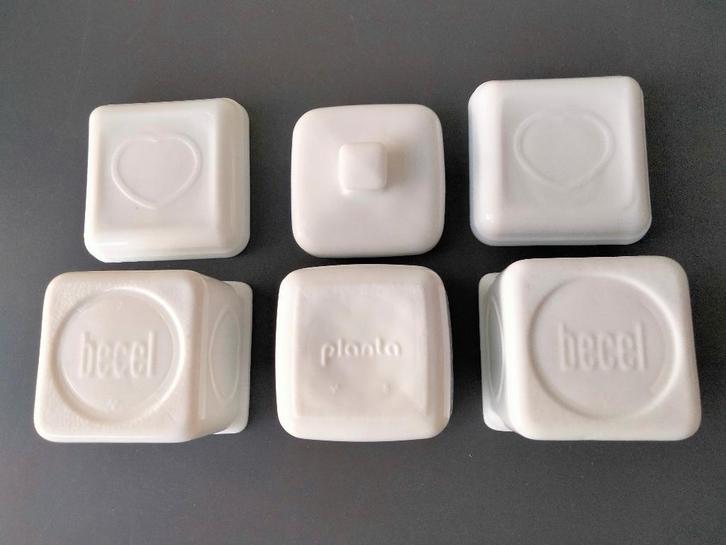 Vintage Opalin melkglazen Planta/Becel potten, Huis en Inrichting, Keuken | Servies, Zo goed als nieuw, Overige typen, Glas, Ophalen of Verzenden